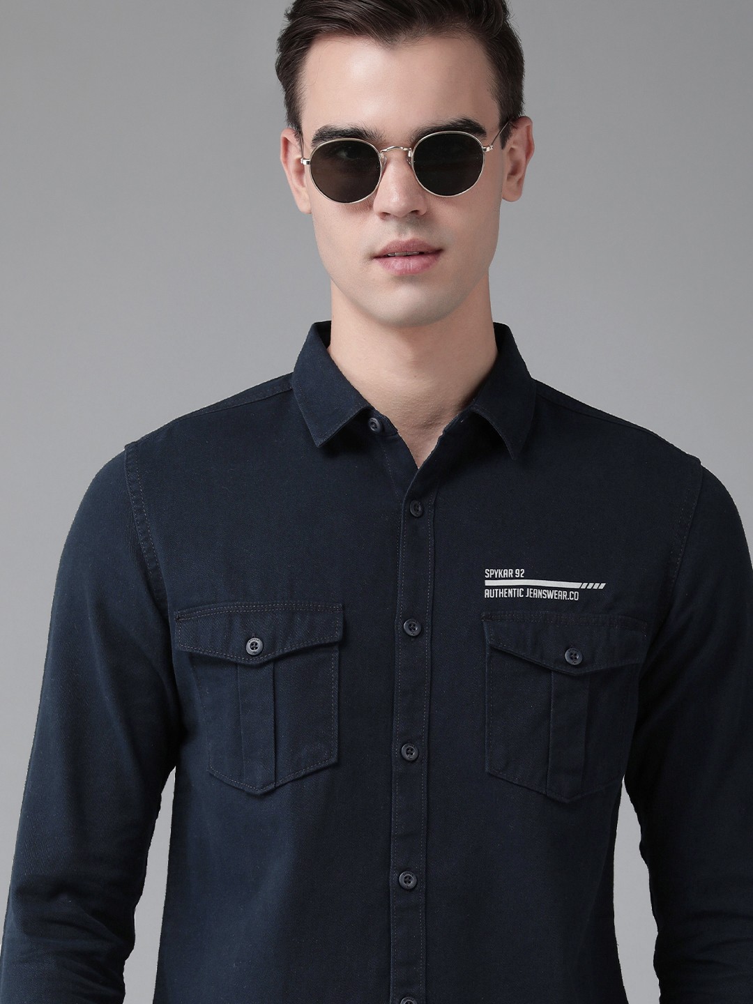 

SPYKAR Men Pure Cotton Solid Long Sleeves Casual Shirt, Navy blue