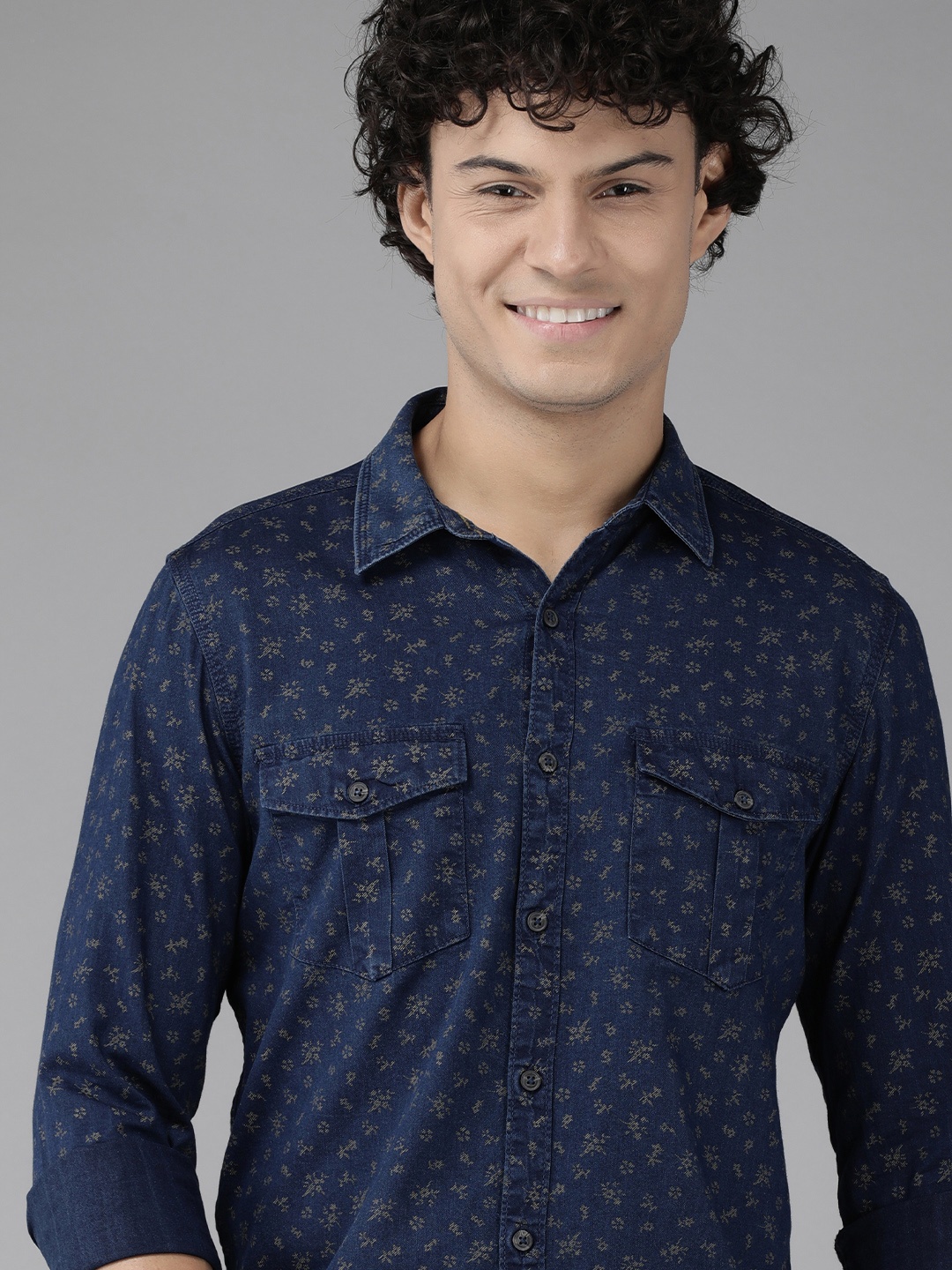 

SPYKAR Men Pure Cotton Slim Fit Micro Ditsy Floral Printed Casual Shirt, Blue