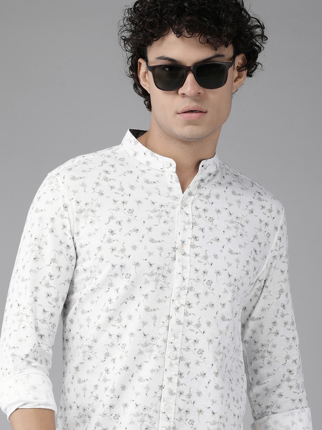 

SPYKAR Men Slim Fit Floral Printed Pure Cotton Casual Shirt, White