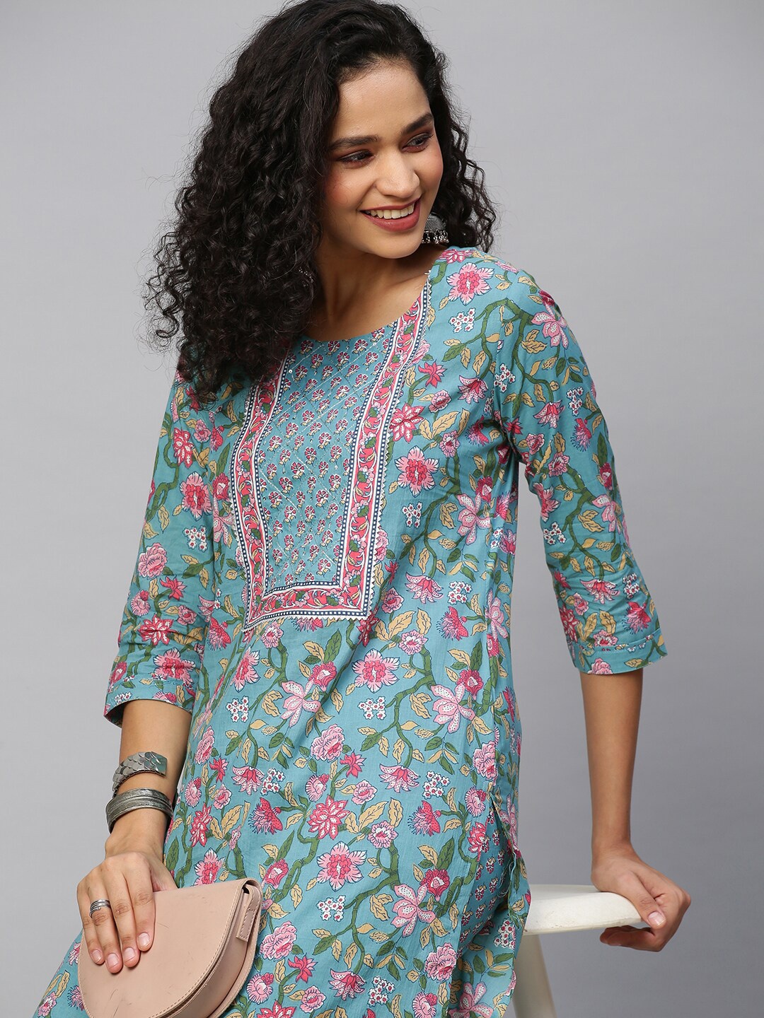 

INDYES Women Teal Floral Printed Sequinned Pure Cotton Kurta with Trouser