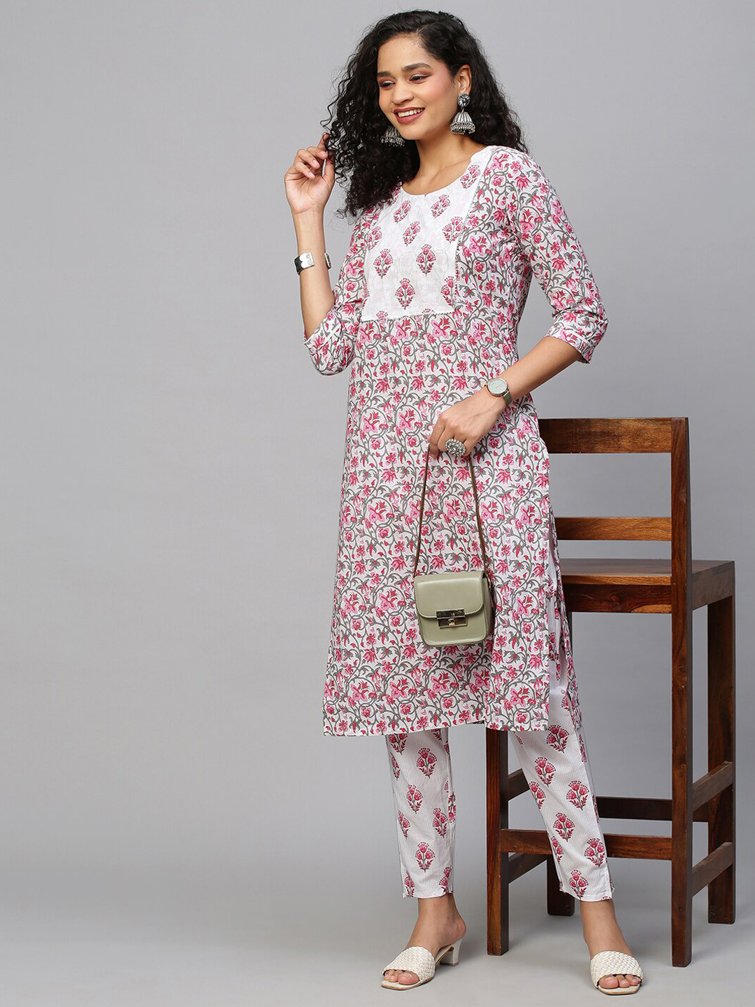

INDYES Women White Floral Printed Sequinned Pure Cotton Kurta with Trouser