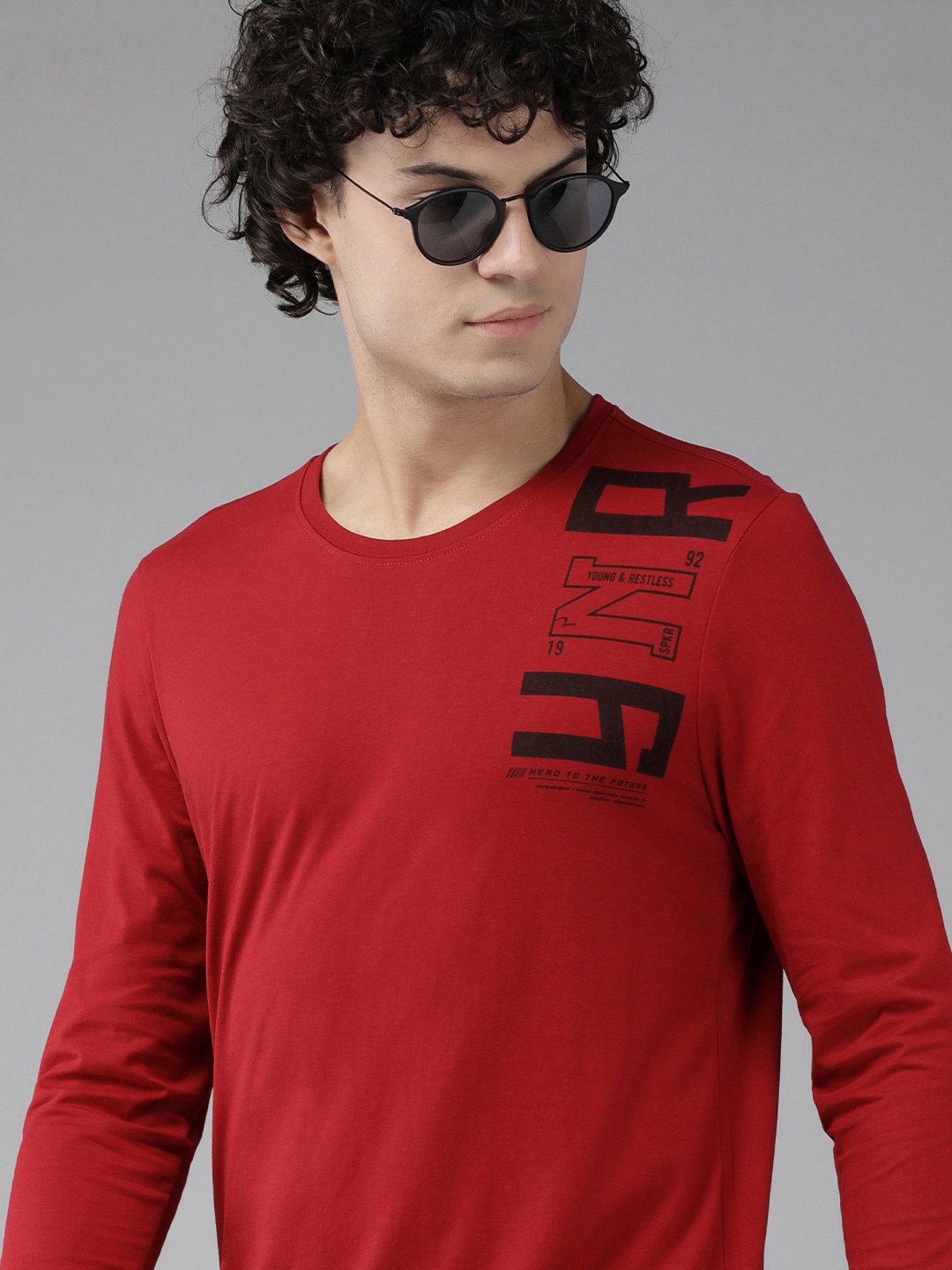 

SPYKAR Men Typography Printed Slim Fit T-shirt, Red