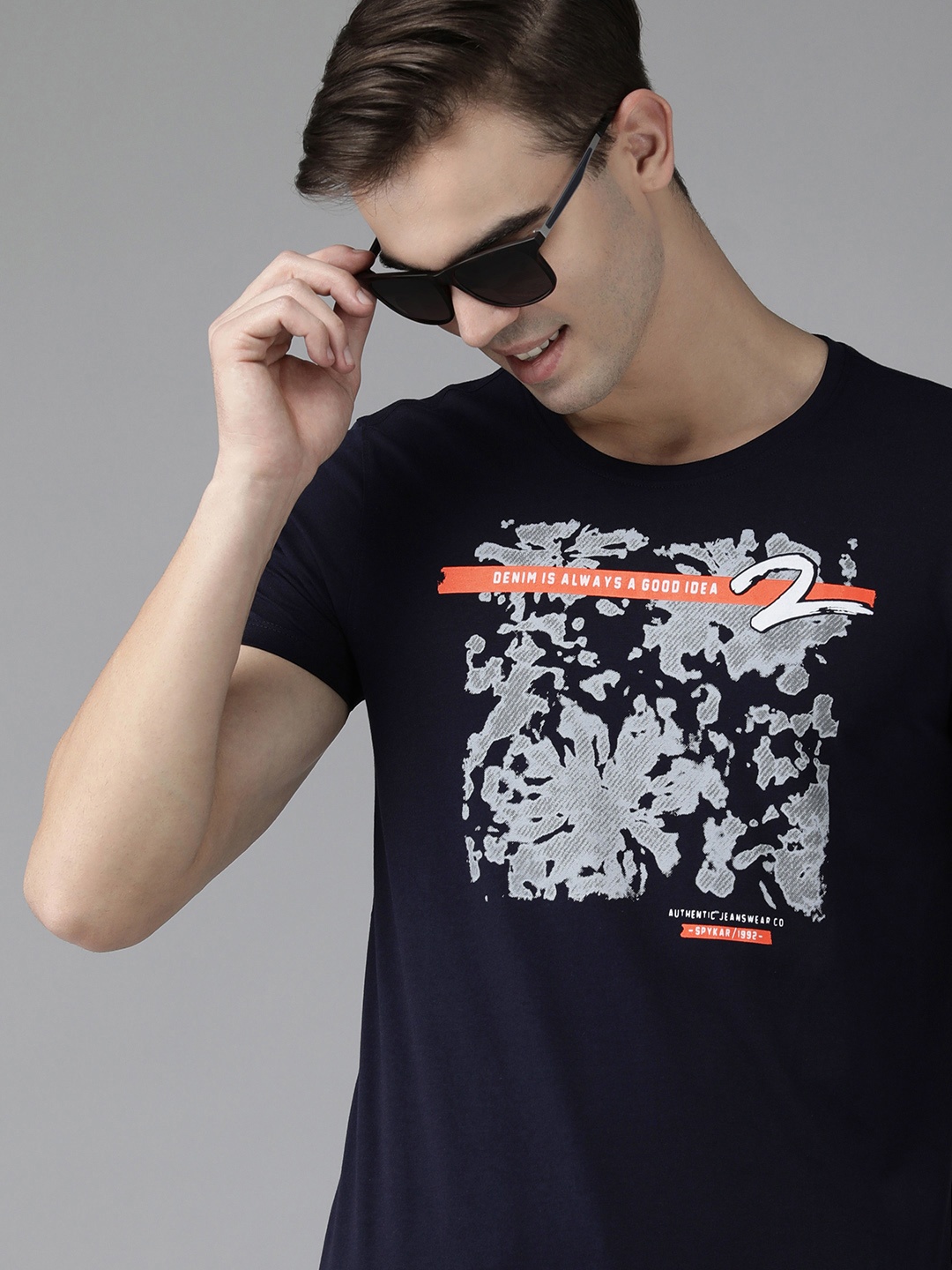 

SPYKAR Men Graphic Printed Slim Fit T-shirt, Navy blue