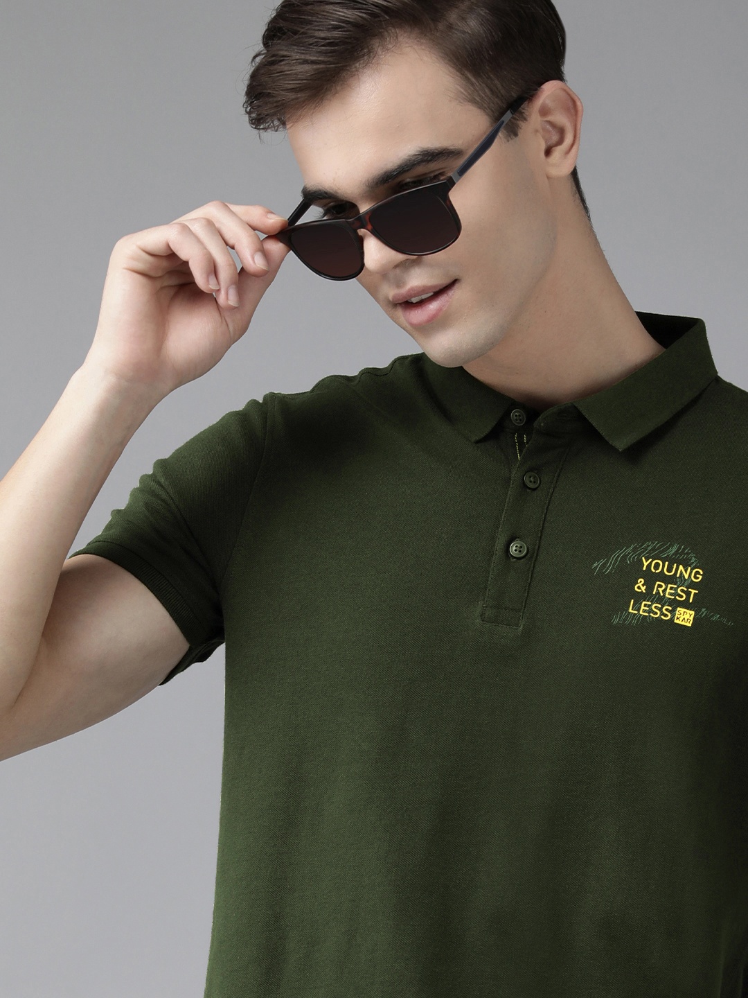 

SPYKAR Men Polo Collar Pure Cotton Slim Fit T-shirt, Green
