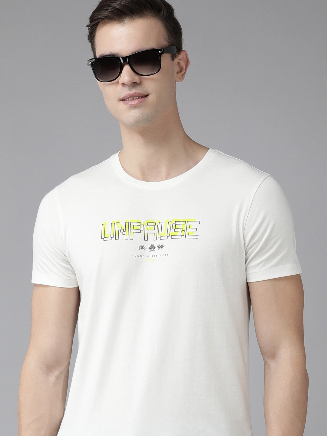 

SPYKAR Men Typography Printed Round Neck T-shirt, Off white