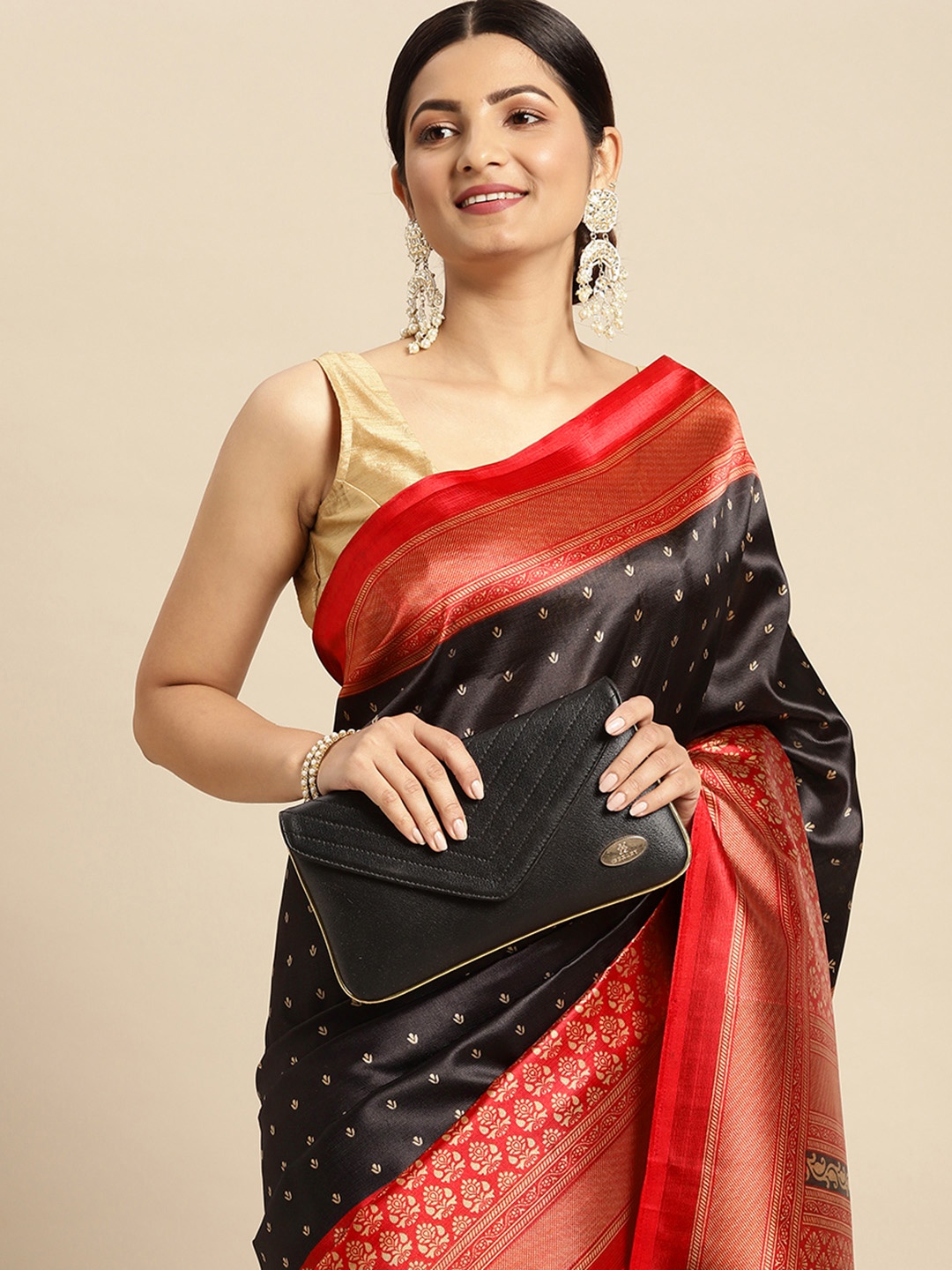 

SANGAM PRINTS Black Geometric Print Saree