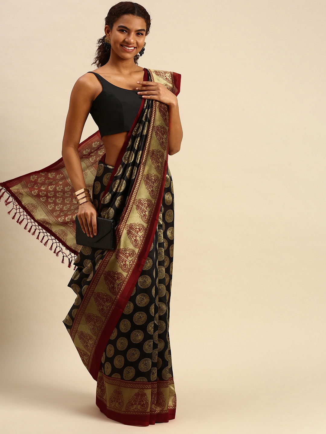 

SANGAM PRINTS Black & Beige Ethnic Motifs Print Art Silk Saree