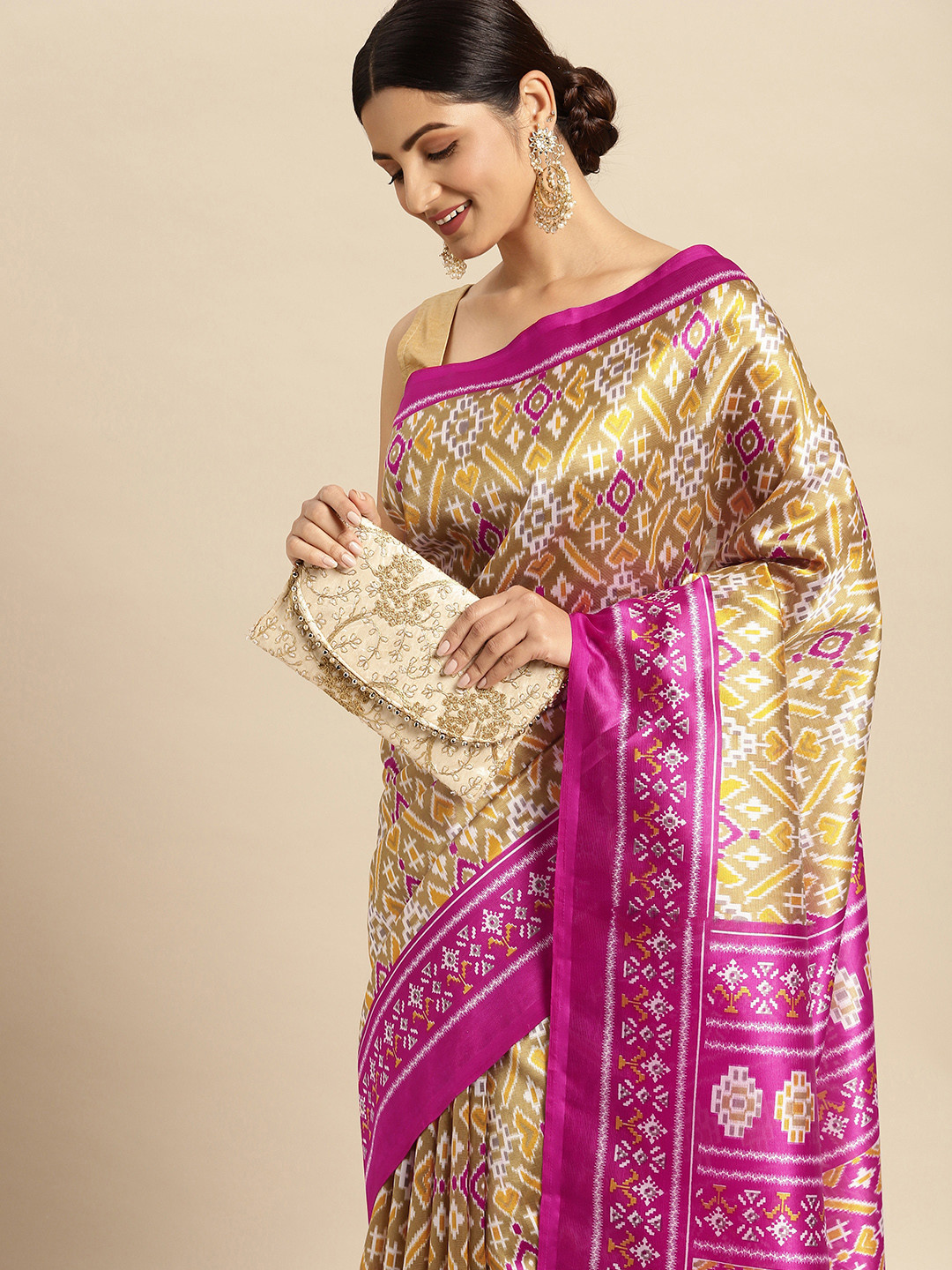 

SANGAM PRINTS Beige & Pink Art Silk Saree