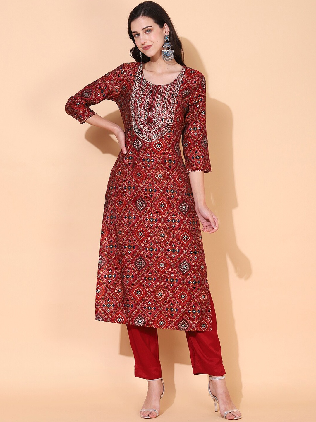 

FASHOR Women Maroon & Blue Embroidered Straight Kurta with Trousers
