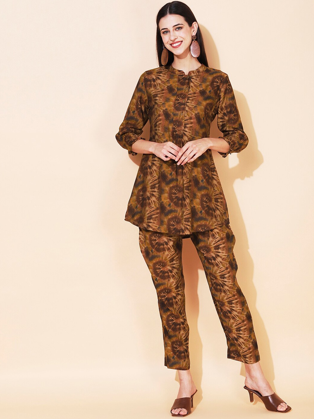 

FASHOR Women Brown Tie and Dye Printed Silk Blend Co-Ords