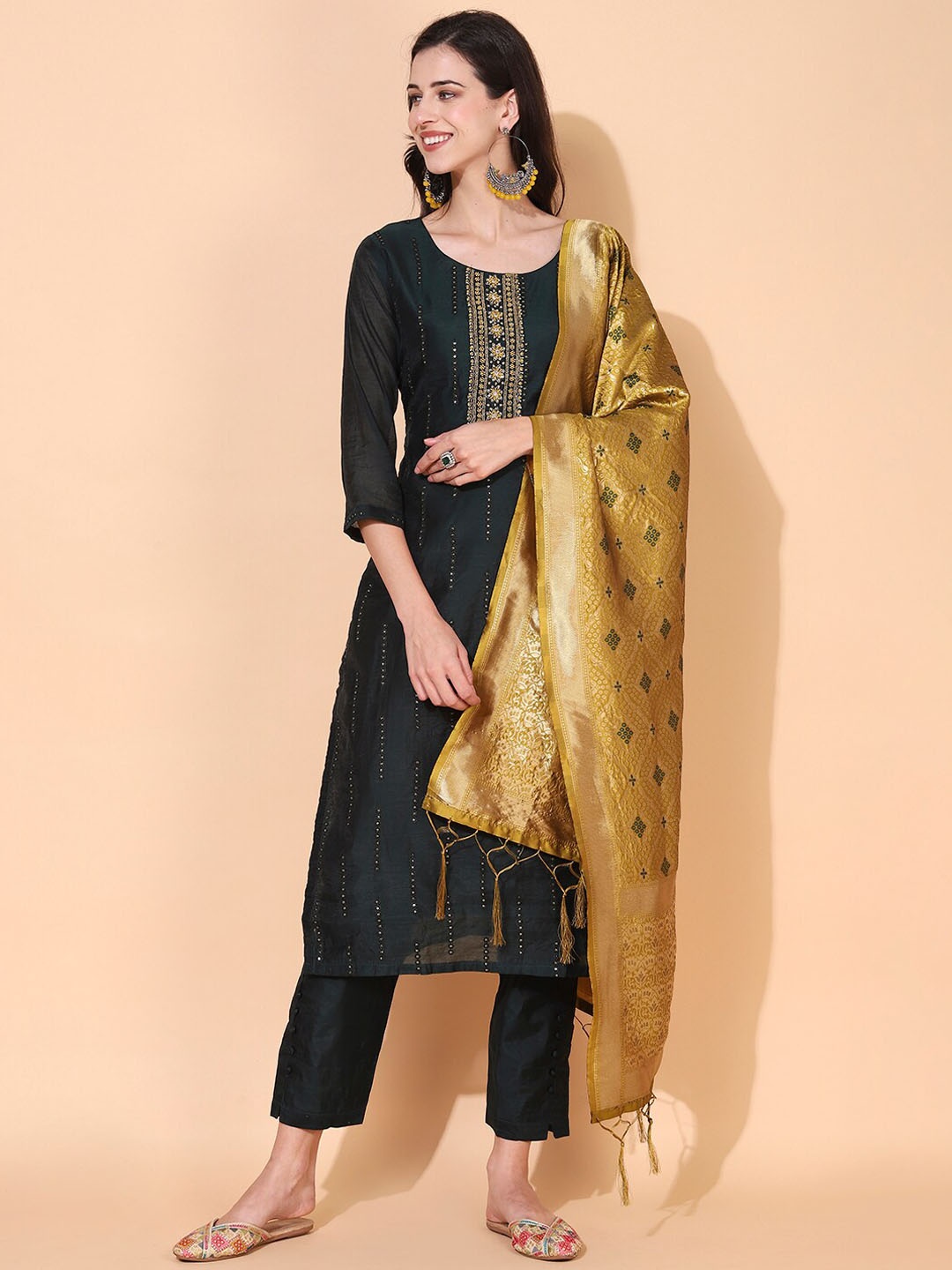 

FASHOR Women Green Ethnic Motifs Embroidered Sequinned Kurta with Trousers & With Dupatta