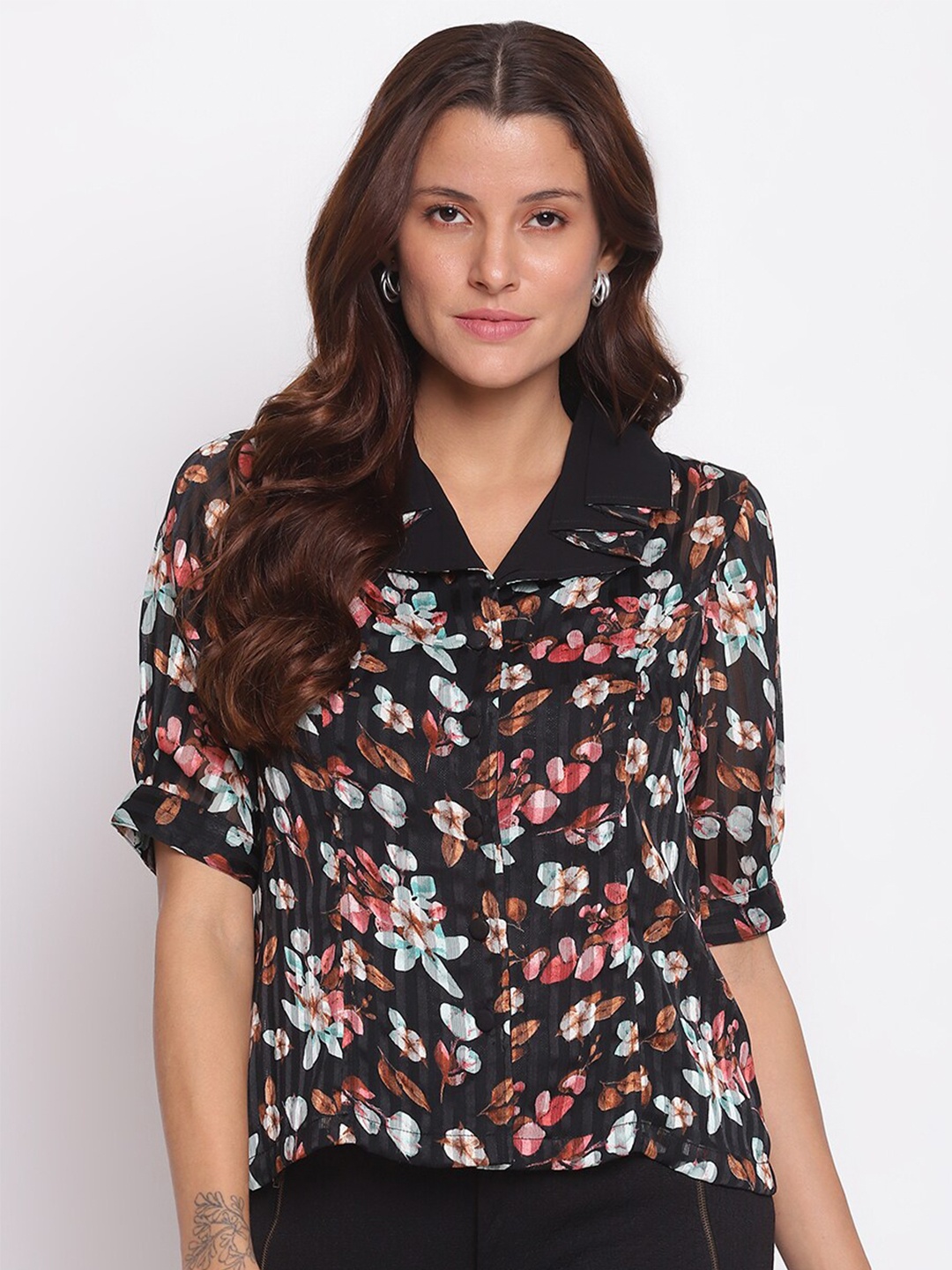 

Latin Quarters Black & Red Floral Printed Shirt Style Top