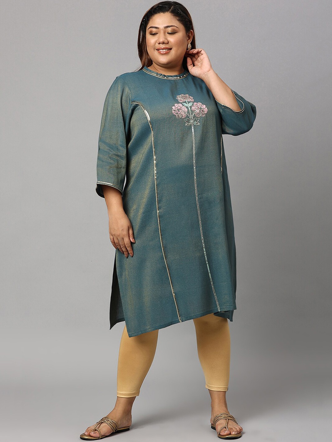 

AURELIA Women Green Solid Straight Fit Kurta