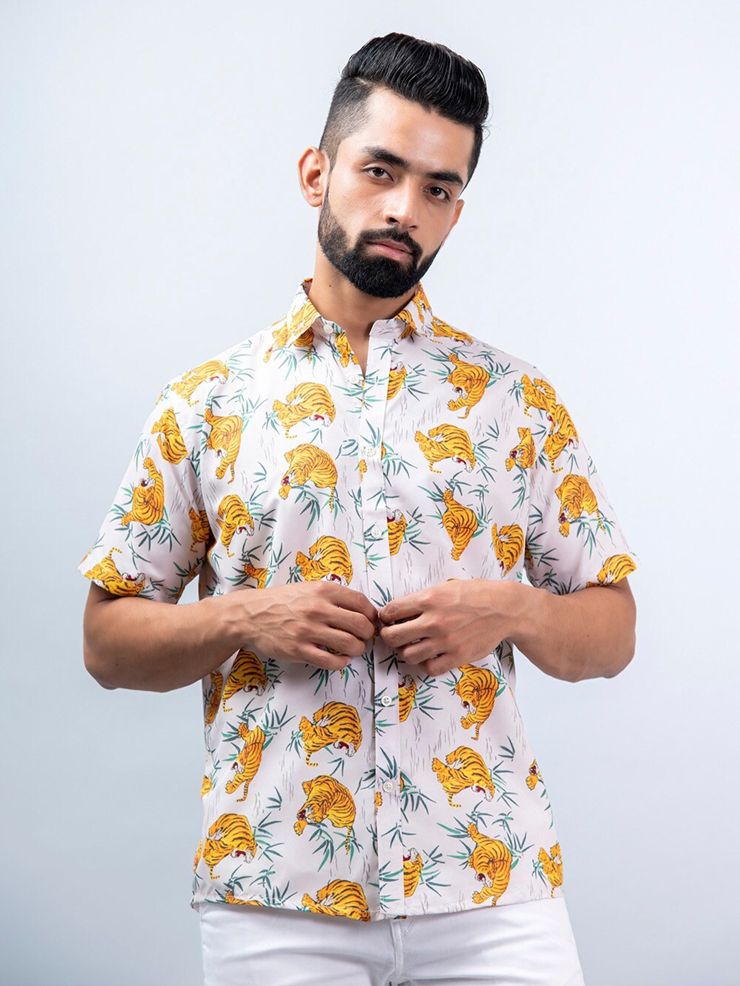 

Tistabene Men White Printed Casual Shirt