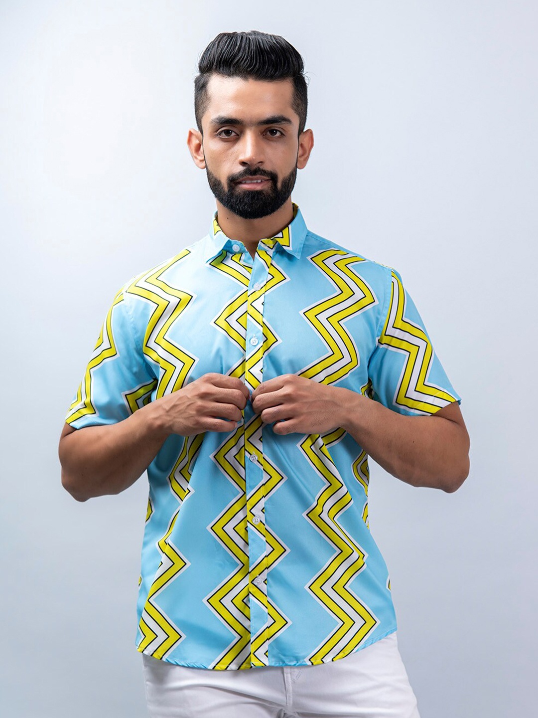 

Tistabene Men Blue Chevron Printed Casual Shirt