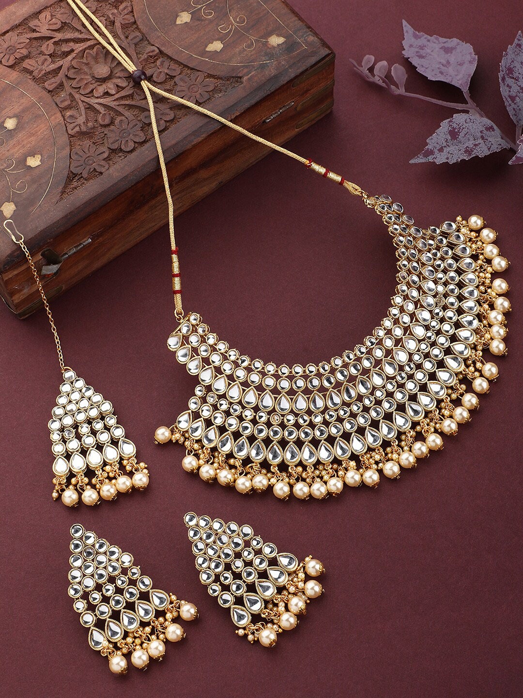 

ANIKAS CREATION Gold-Plated White Kundan-Studded Jewellery Set