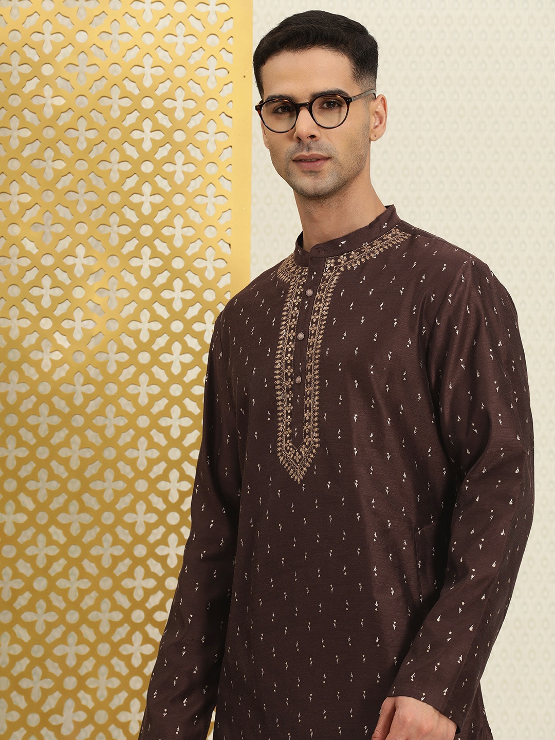

House of Pataudi Men Floral Printed Band Collar Jashn Kurta, Coffee brown