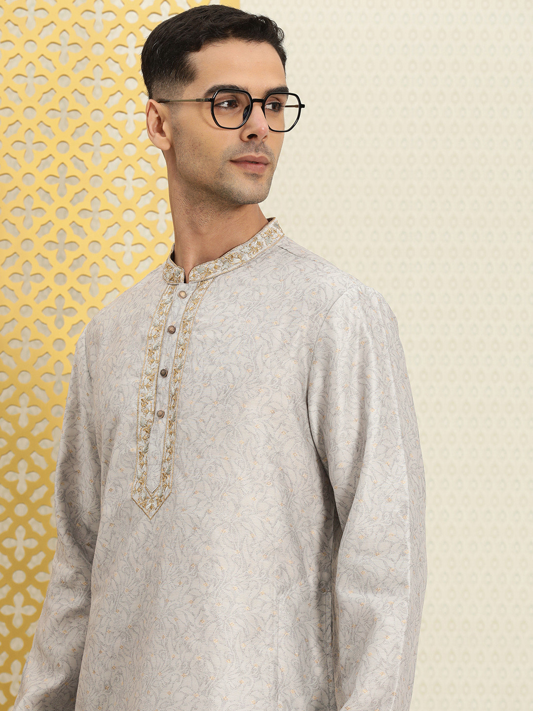 

House of Pataudi Men Floral Printed Mandarin Collar Jashn Kurta, Grey
