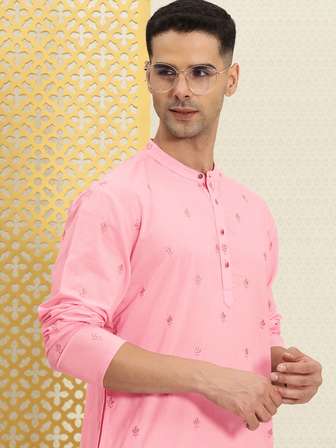 

House of Pataudi Men Floral Embroidered Thread Work Pastels Jashn Kurta, Pink
