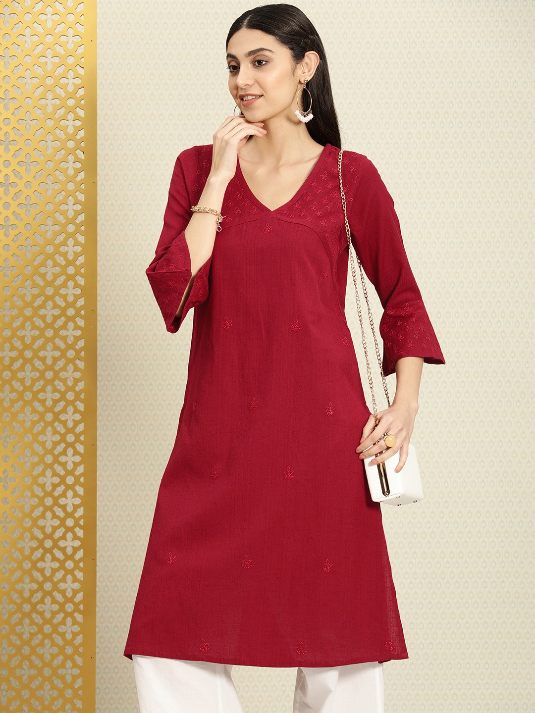 

House of Pataudi Rozana Floral Embroidered Chikankari Bell Sleeves Kurta, Red