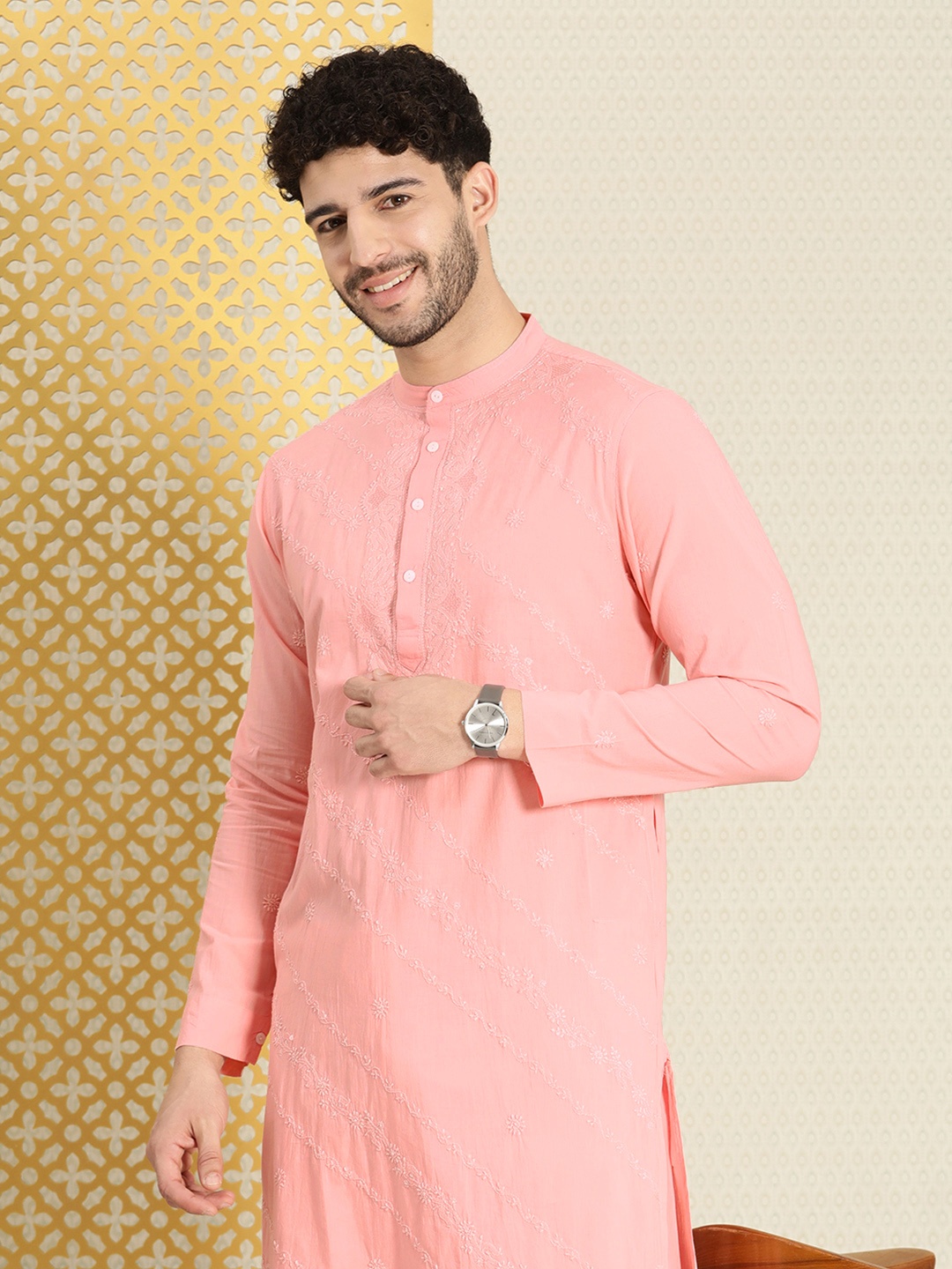 

House of Pataudi Men Jashn Embroidered Thread Work Pure Cotton Kurta with Churidar, Pink