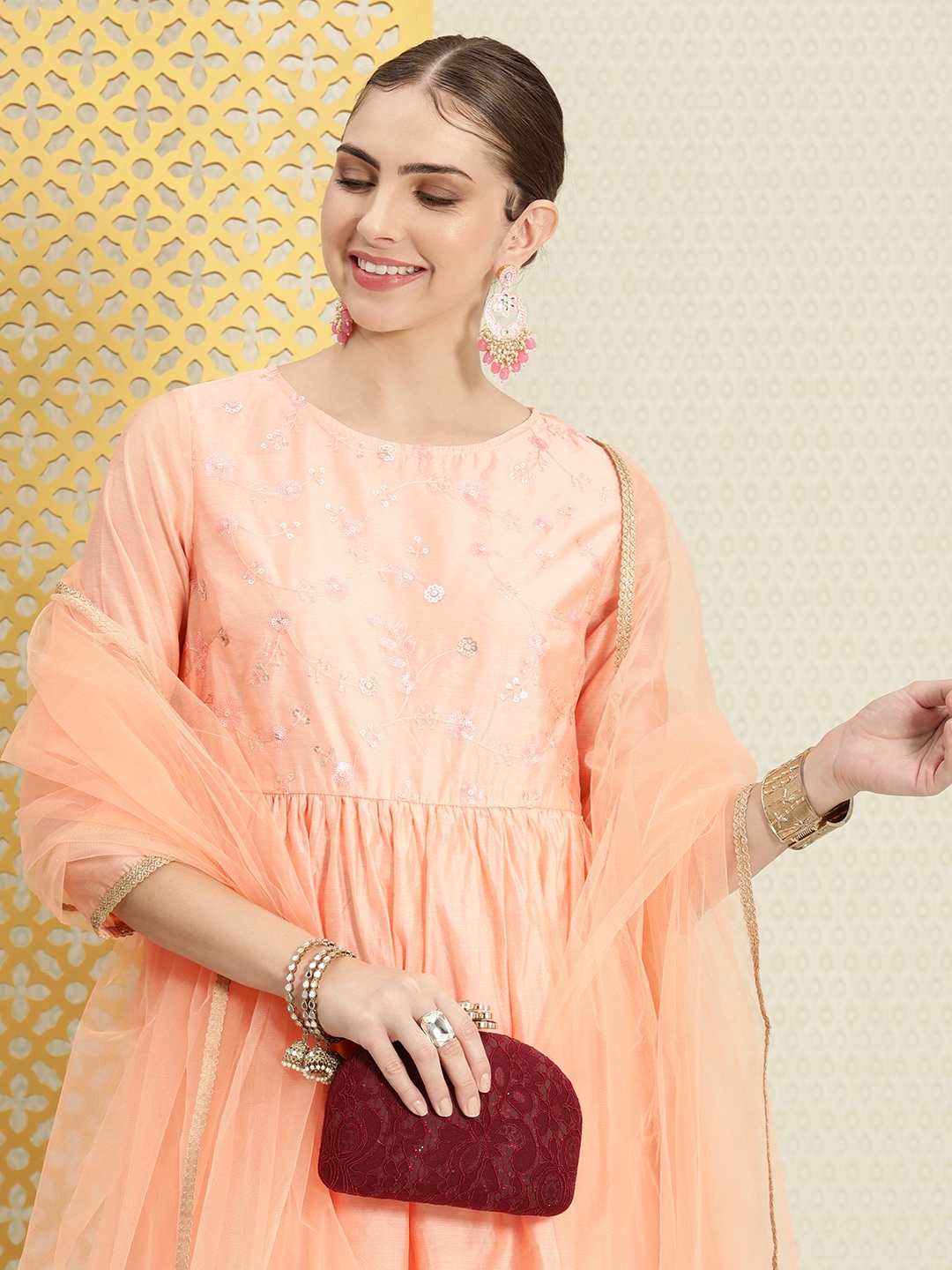 

House of Pataudi Women Jashn Floral Embroidered Sequinned Kurta & Trousers With Dupatta, Peach