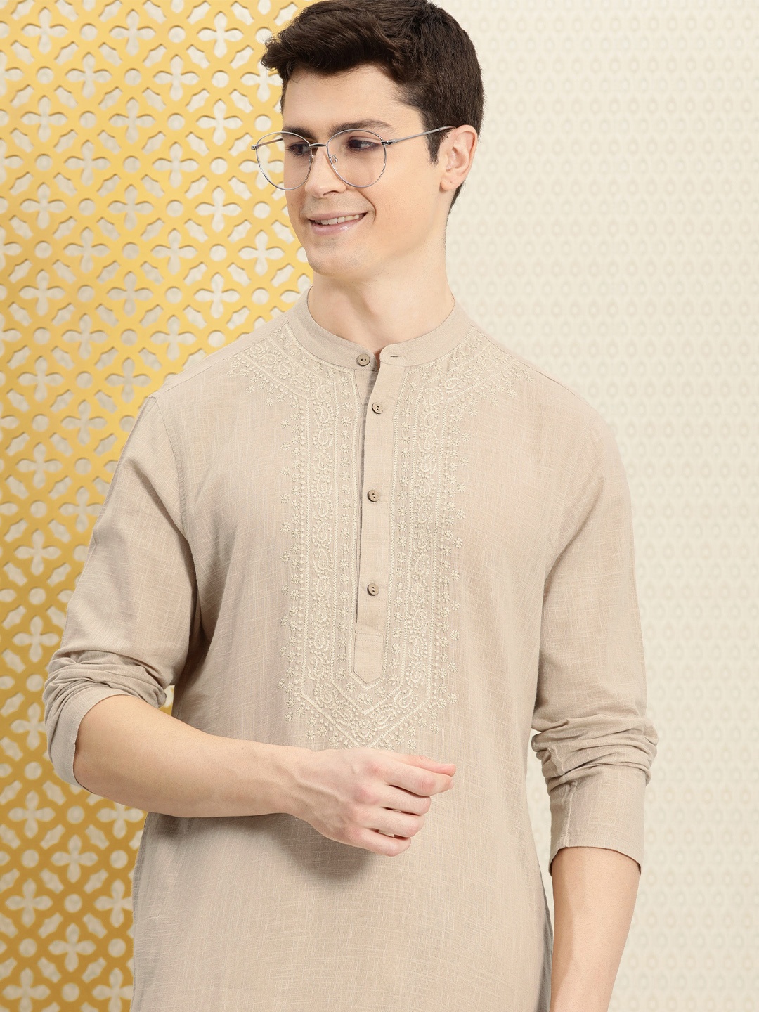 

House of Pataudi Men Chikankari Embroidered Jashn Kurta, Beige
