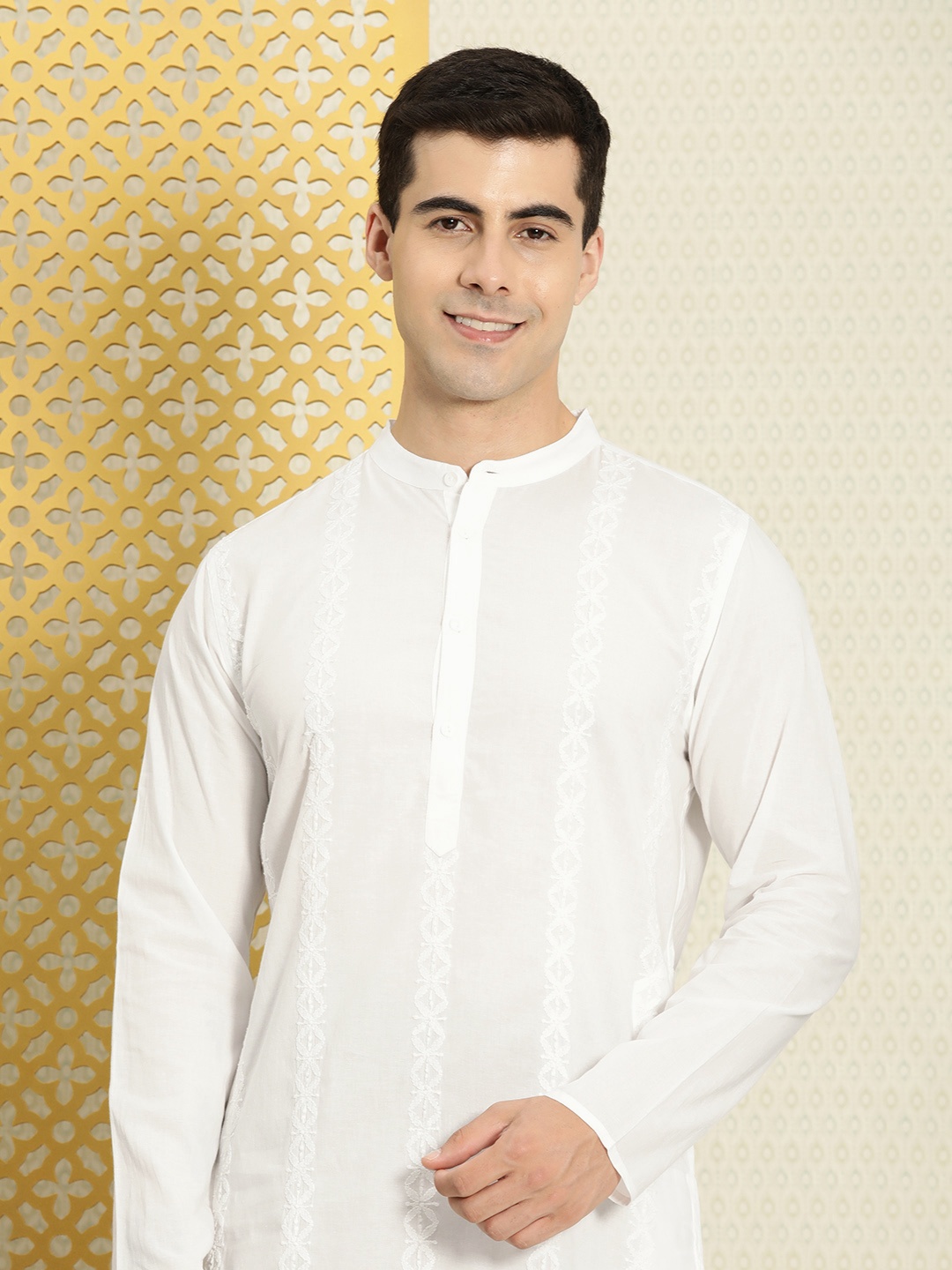 

House of Pataudi Men Pure Cotton Ethnic Motifs Embroidered Jashn Kurta, White