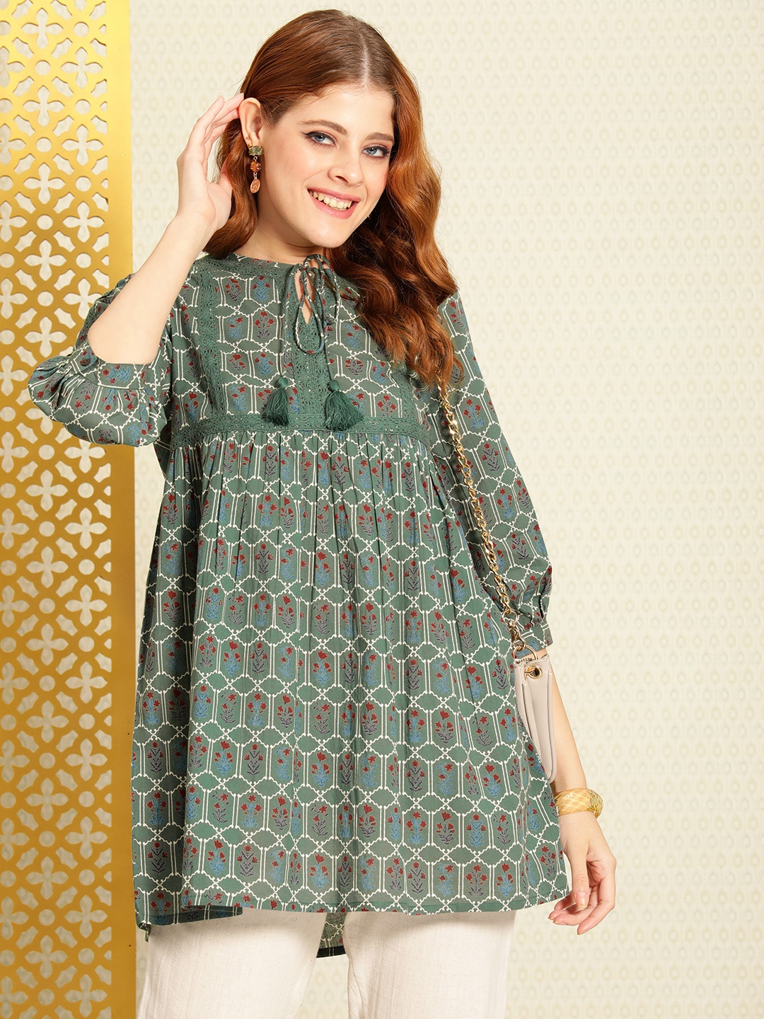 

House of Pataudi Women Floral Printed Pure Cotton Pleated A-Line Rozana Kurti, Green