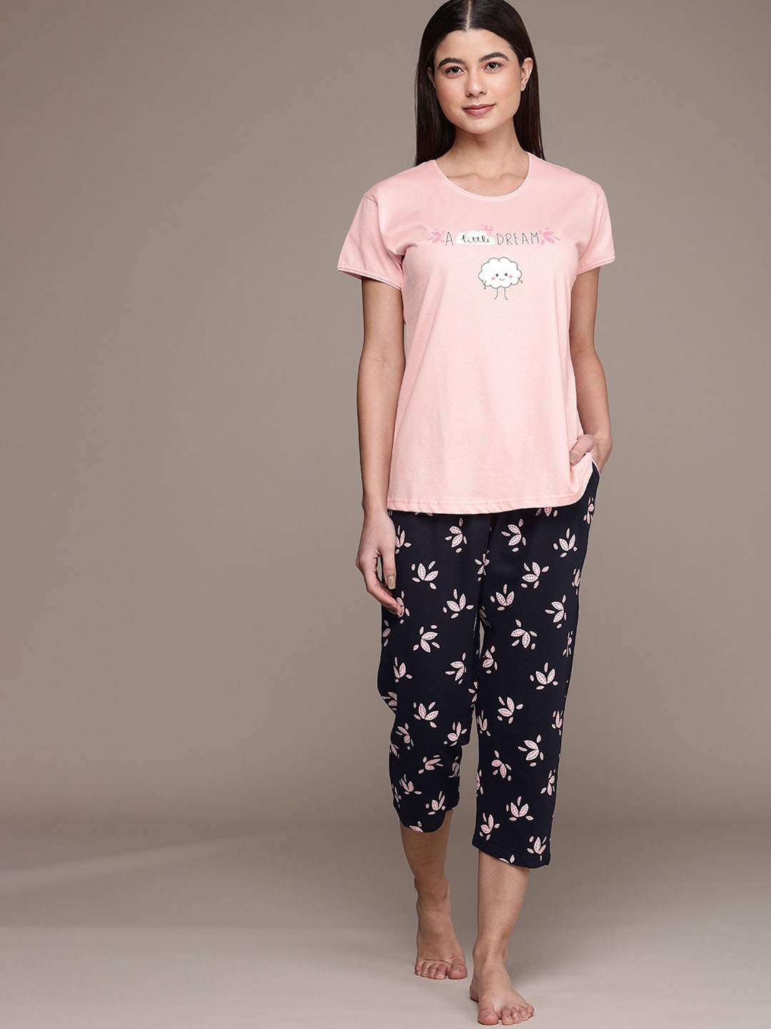 

beebelle Women Peach-Coloured & Black Printed Pure Cotton Nightsuit