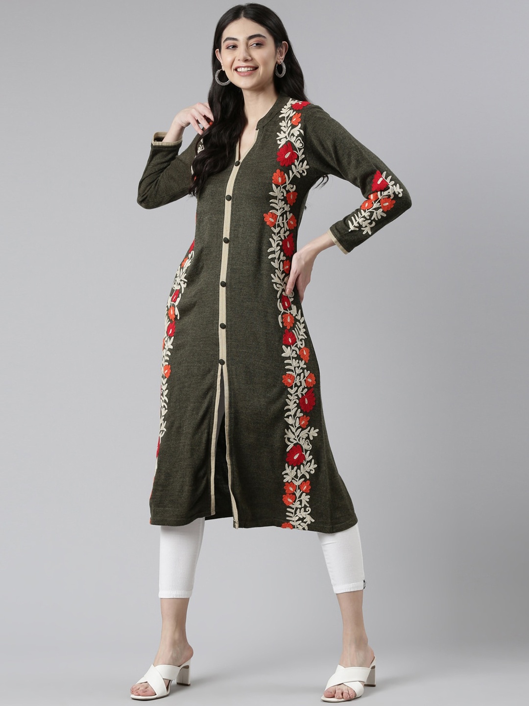 

Neerus Women Green Floral Embroidered Kurta