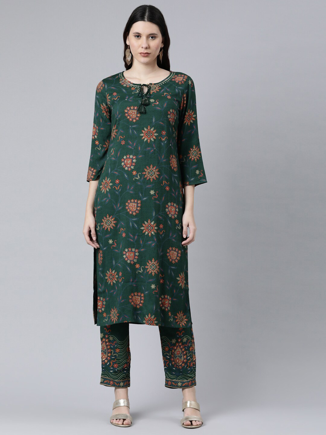 

Neerus Women Green Cotton Floral Printed Keyhole Neck Kurta