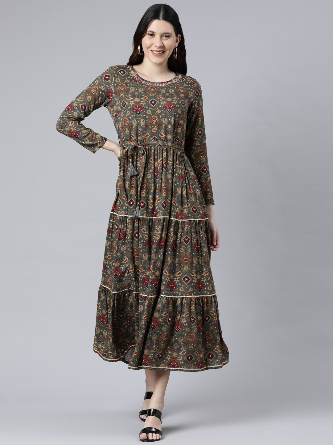 

Neerus Women Grey Ethnic Motifs Printed Anarkali Kurta