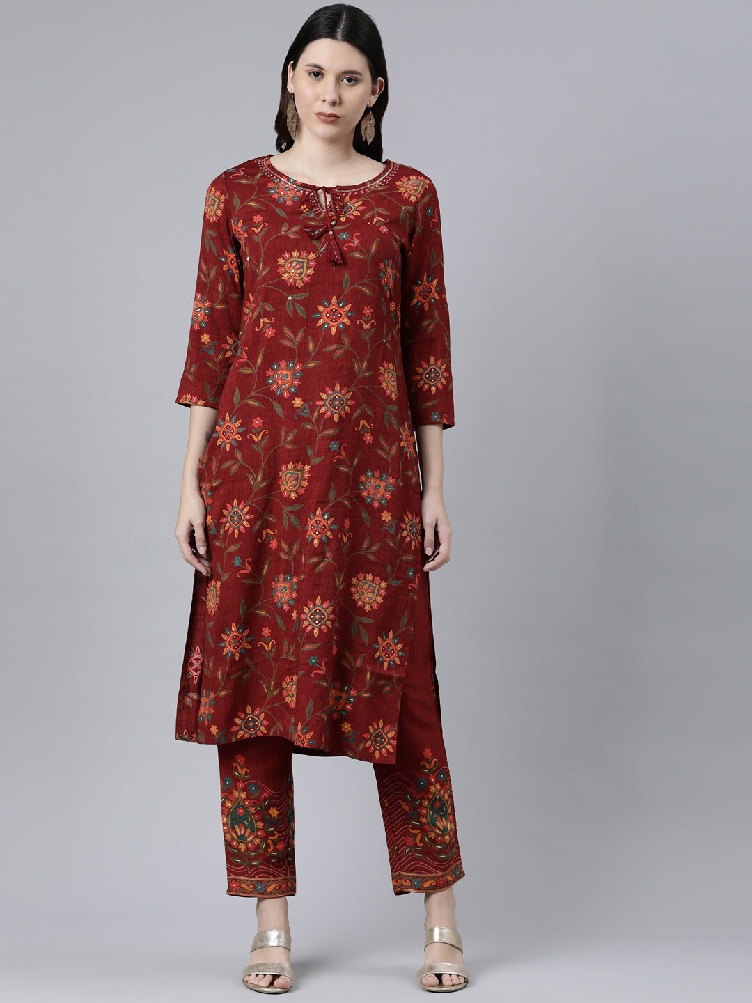 

Neerus Women Maroon Floral Printed Kurta