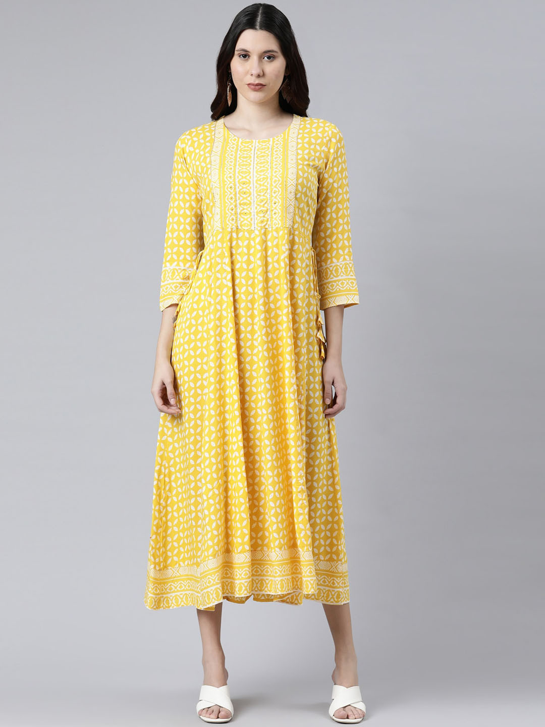 

Neerus Women Yellow Geometric Printed Anarkali Kurta
