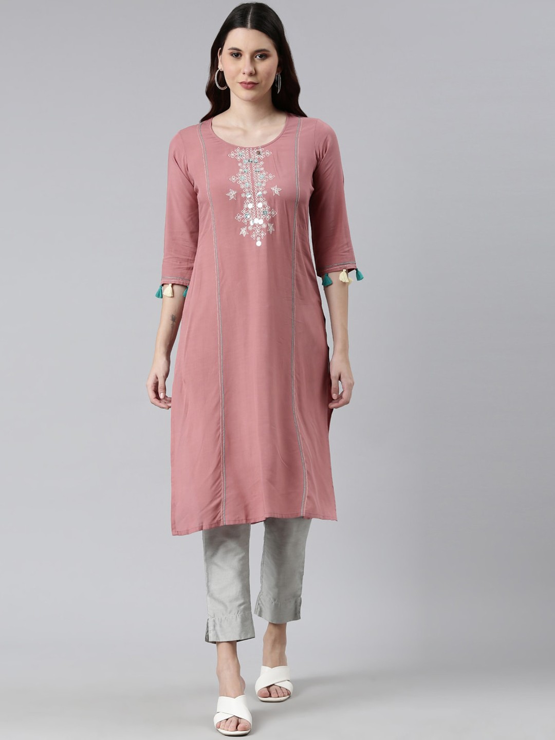 

Neerus Women Pink Floral Embroidered Thread Work Kurta