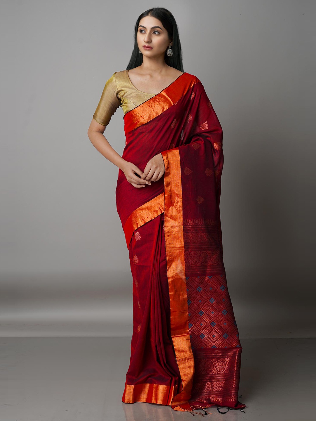 

Unnati Silks Maroon & Gold-Toned Woven Design Zari Silk Cotton Jamdani Saree