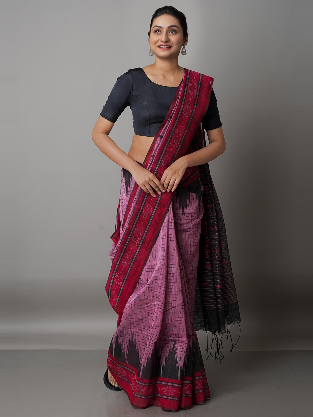 

Unnati Silks Peach-Coloured & Red Silk Cotton Jamdani Saree