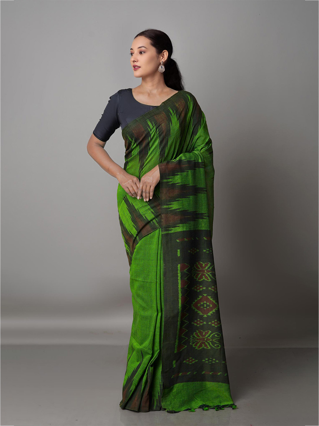

Unnati Silks Green & Maroon Silk Cotton Jamdani Saree
