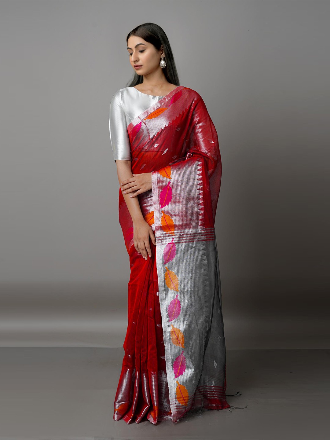 

Unnati Silks Burgundy & Silver-Toned Woven Design Zari Silk Cotton Jamdani Saree
