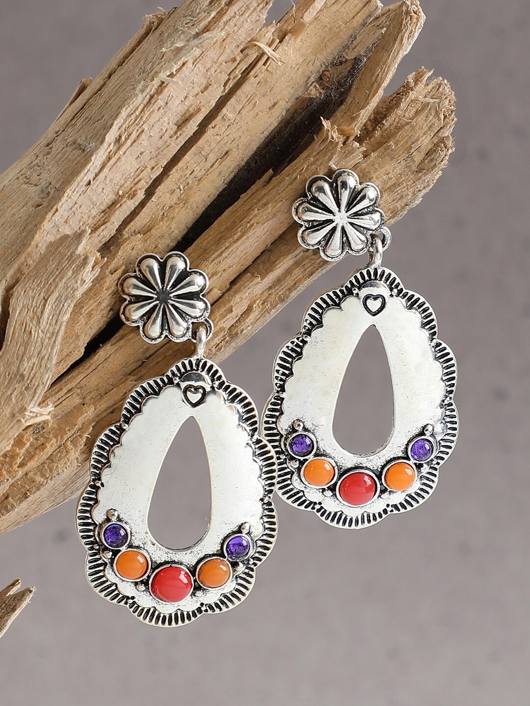 

SOHI White & Orange Contemporary Silver Plated Drop Earrings