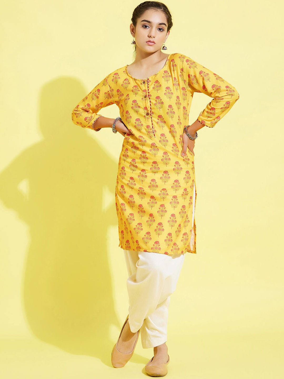 

VASTRAMAY Girls Mustard Yellow Floral Printed Linen Kurta with Patiala