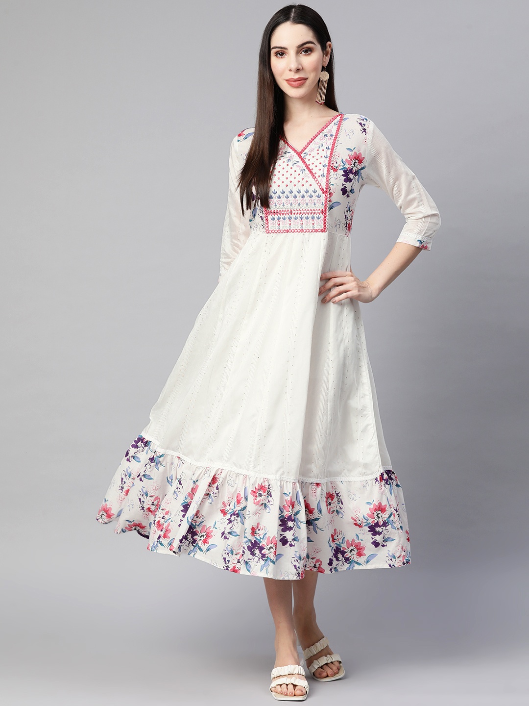 

Readiprint Fashions White & Blue Floral Printed Ethnic Gown