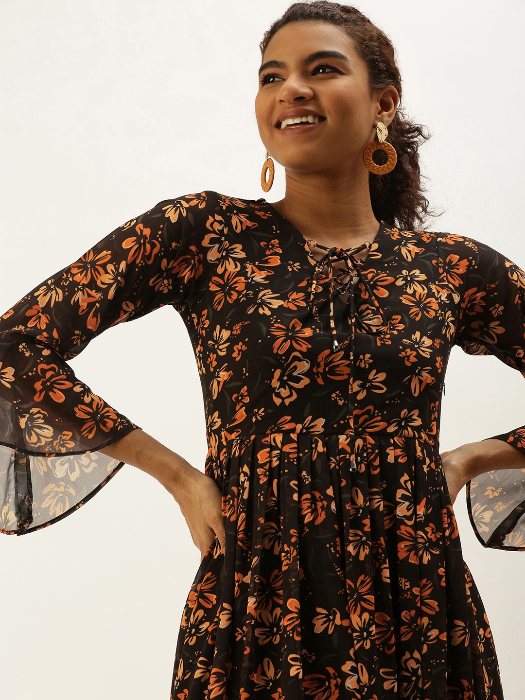 

MELOSO Black & Beige Floral Printed A-Line Maxi Dress