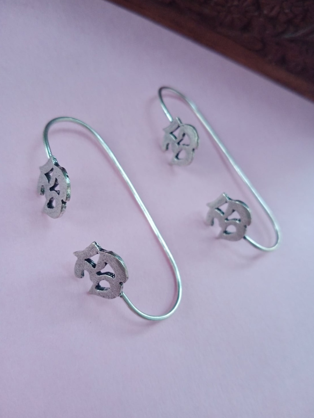 

FIROZA Women Silver-Toned Contemporary Hoop Earrings