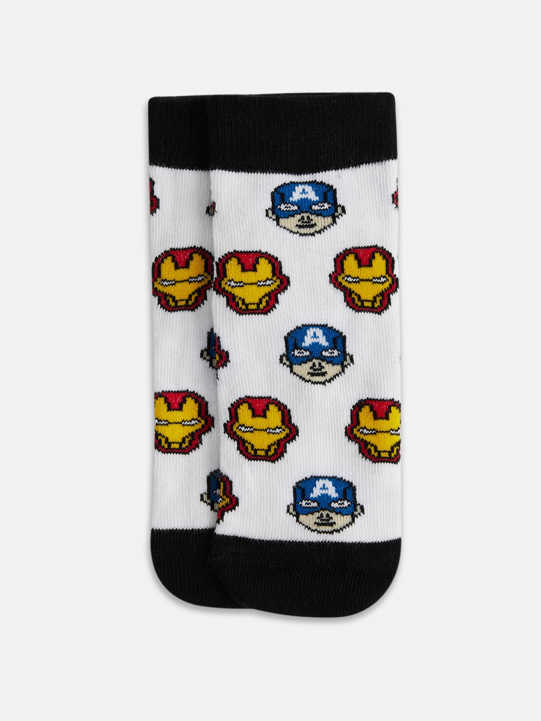 

Pantaloons Junior Boys White & Black Patterned Ankle Length Socks