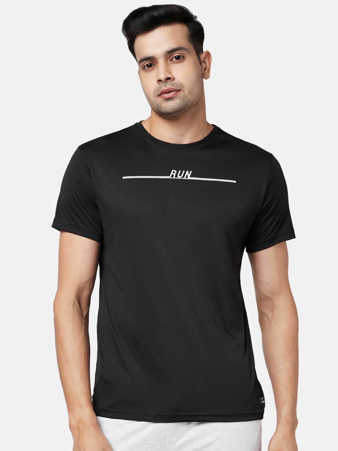 

Ajile by Pantaloons Typography Printed Slim Fit T-shirt, Black