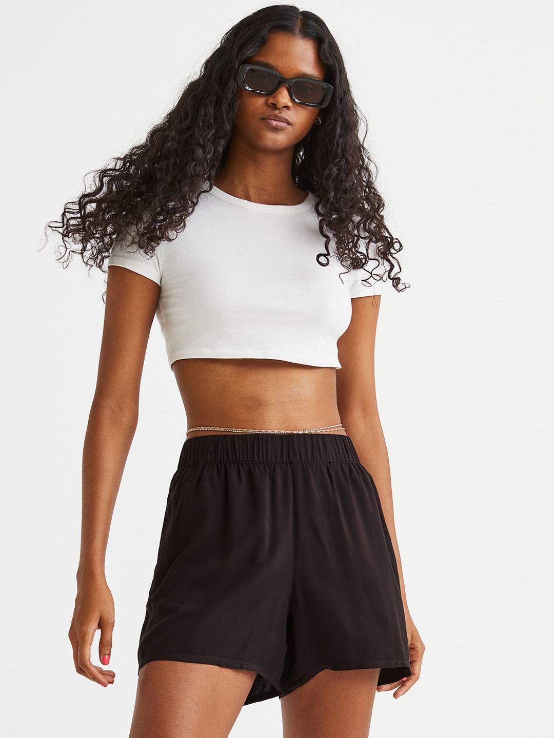 

H&M Women Black Pull-On Shorts