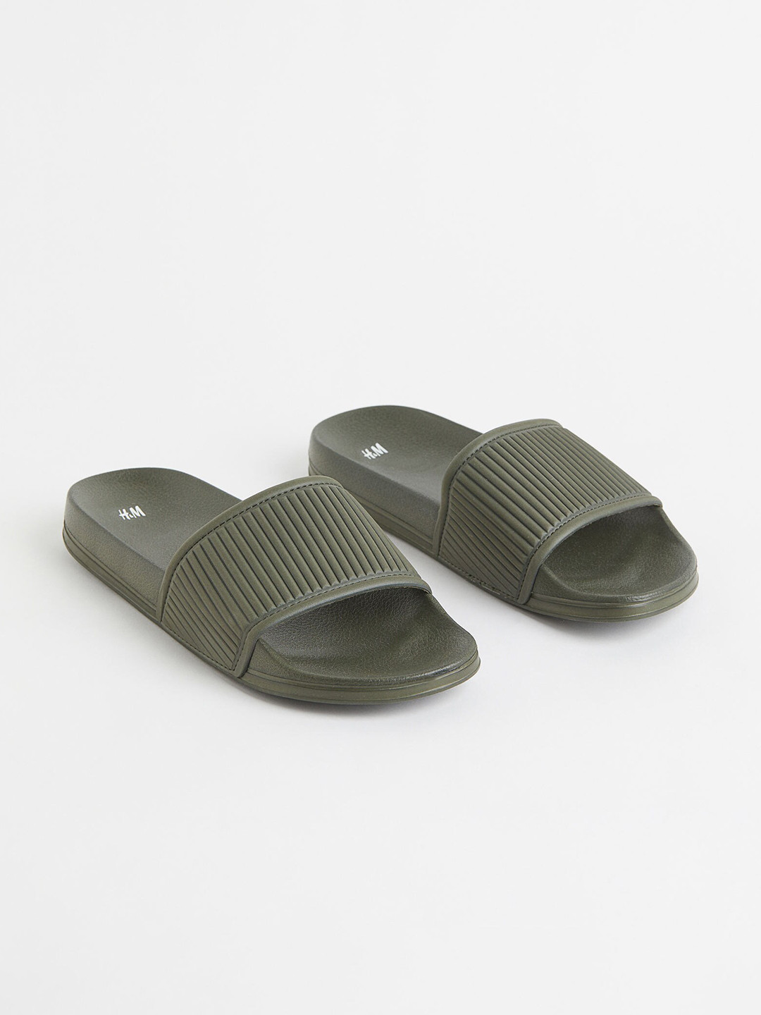 

H&M Men Green Fluted Pool Shoes
