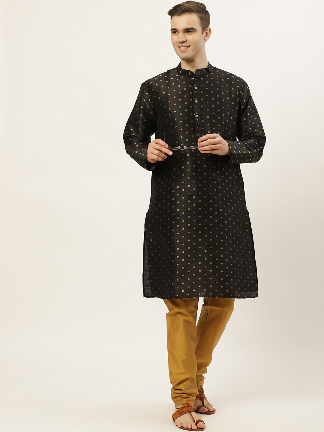 

Jompers Men Black & Gold-Toned Dupion Silk Kurta with Churidar